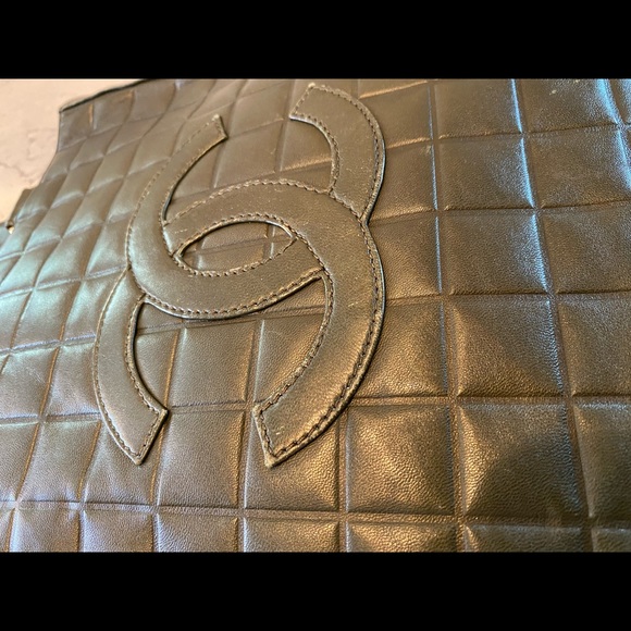 Vintage Chanel Olive Green Lambskin Quilted Tote Bag with CC Logo - Picture 12 of 14